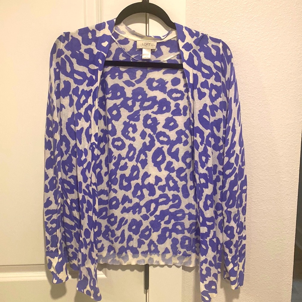 Purple and white patterned open face LOFT cardigan